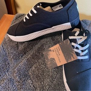 Tom’s black Cordoned Indio heritage canvas Brand new with box an tags